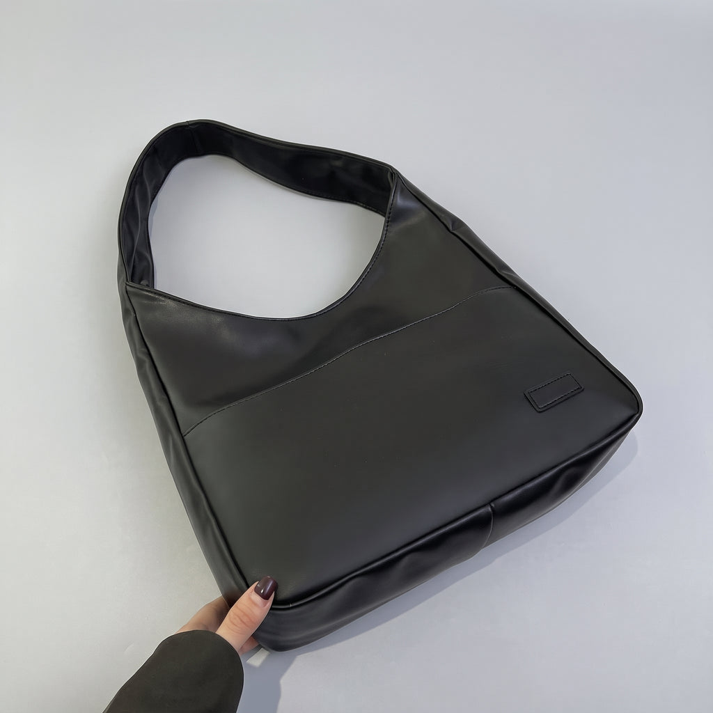 Sofia in Classic Black – Detail