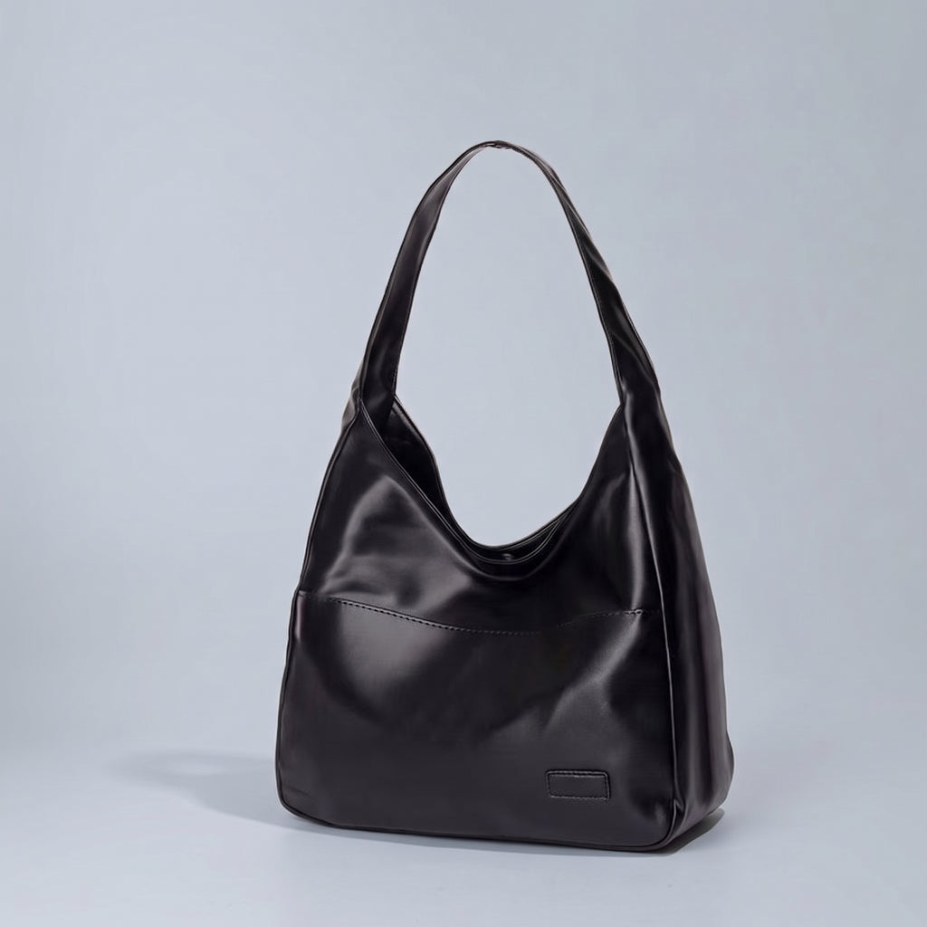 Sofia in Classic Black – freigestellt