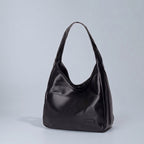 Sofia in Classic Black – freigestellt