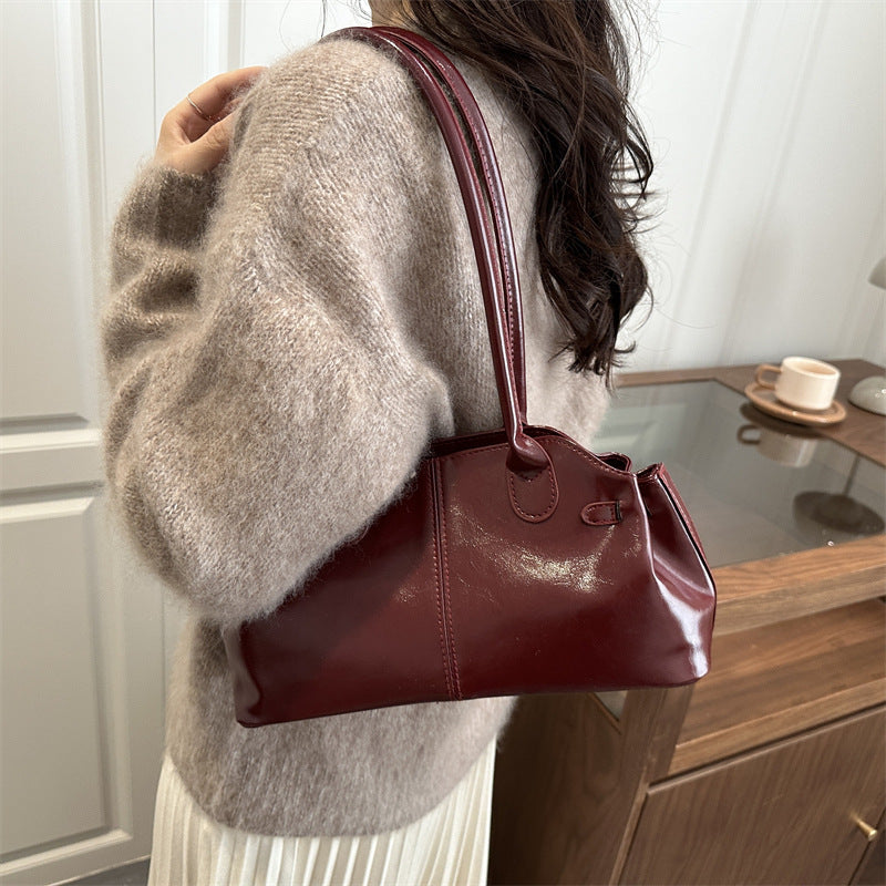 Tokyo in Wine Red – getragen